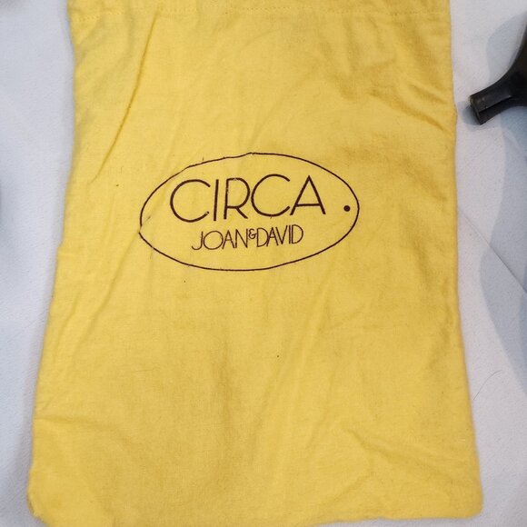 Circa Joan & David | Pointed Toe Kitten Heels Low Pumps - Picture 9 of 9